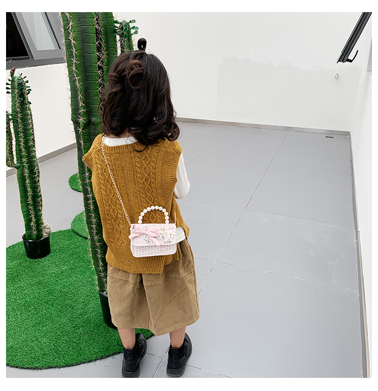 Girl's Pearl Handbag 4