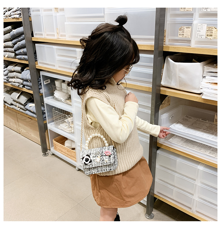 Girl's Pearl Handbag 10