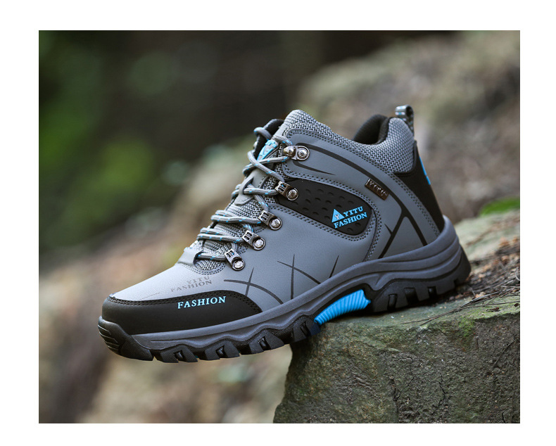High-top Hiking Shoes Image 1