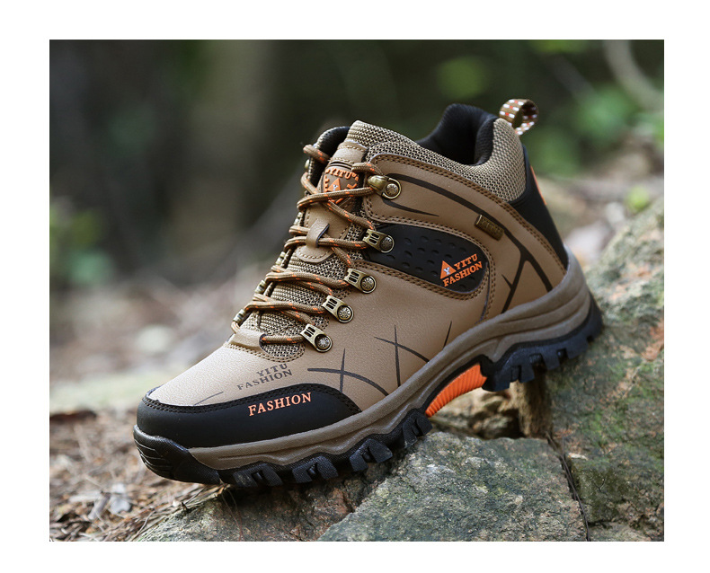 High-top Hiking Shoes Image 3