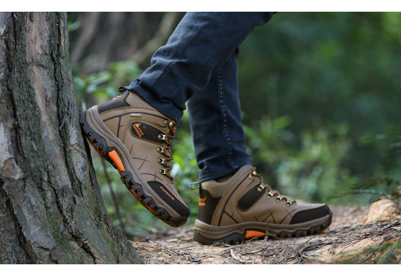 High-top Hiking Shoes Image 4
