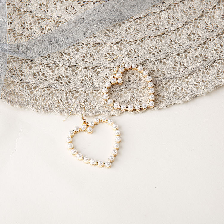 Cute peach heart pierced pearl earrings
