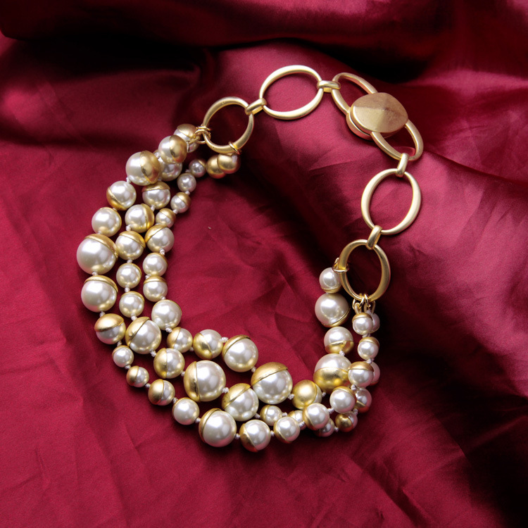 Ladies Vintage Pearl Necklace Image 8