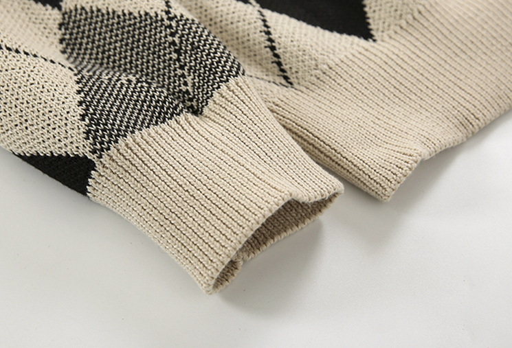 Classic Diamond Sweater - Image 26