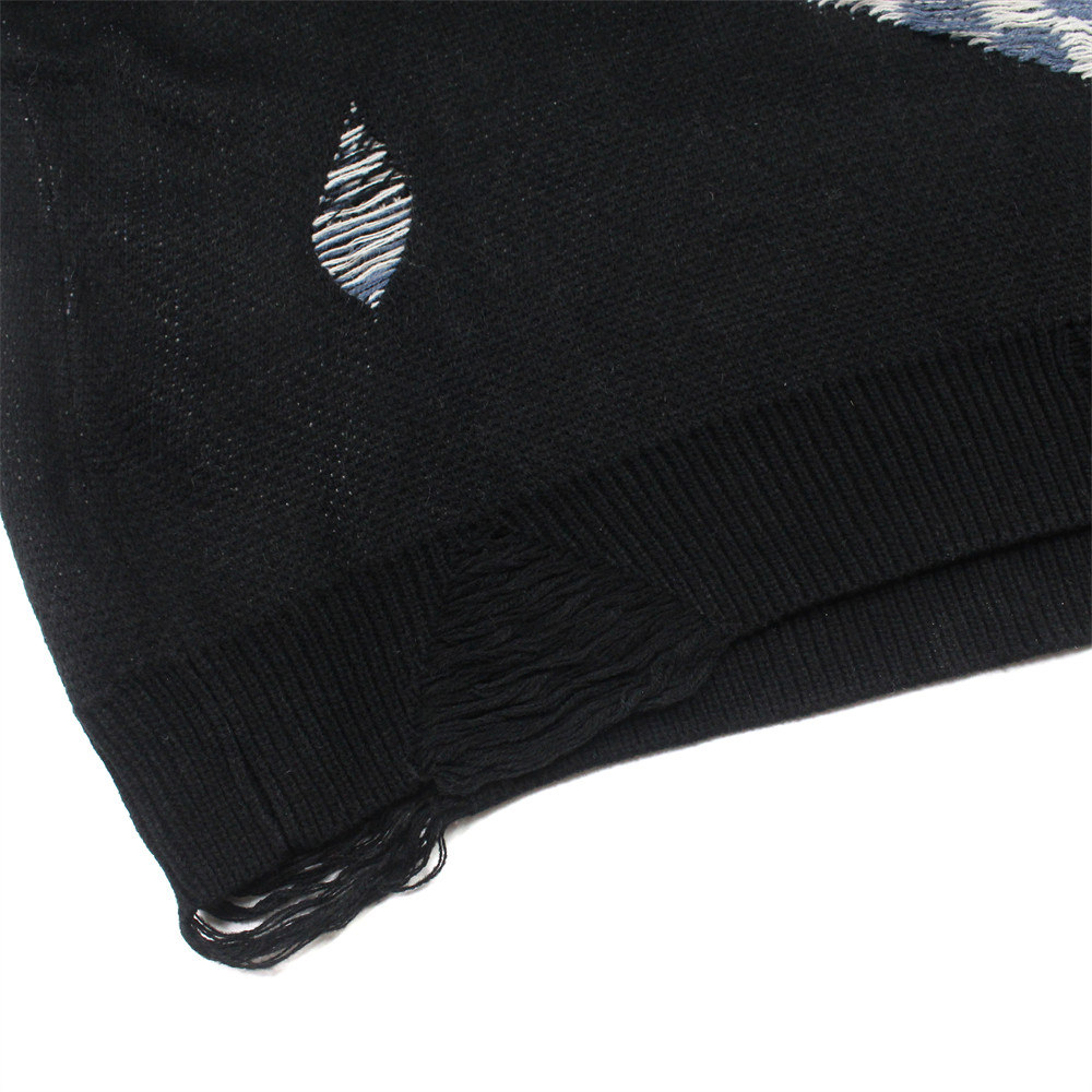 Sweater Image 8