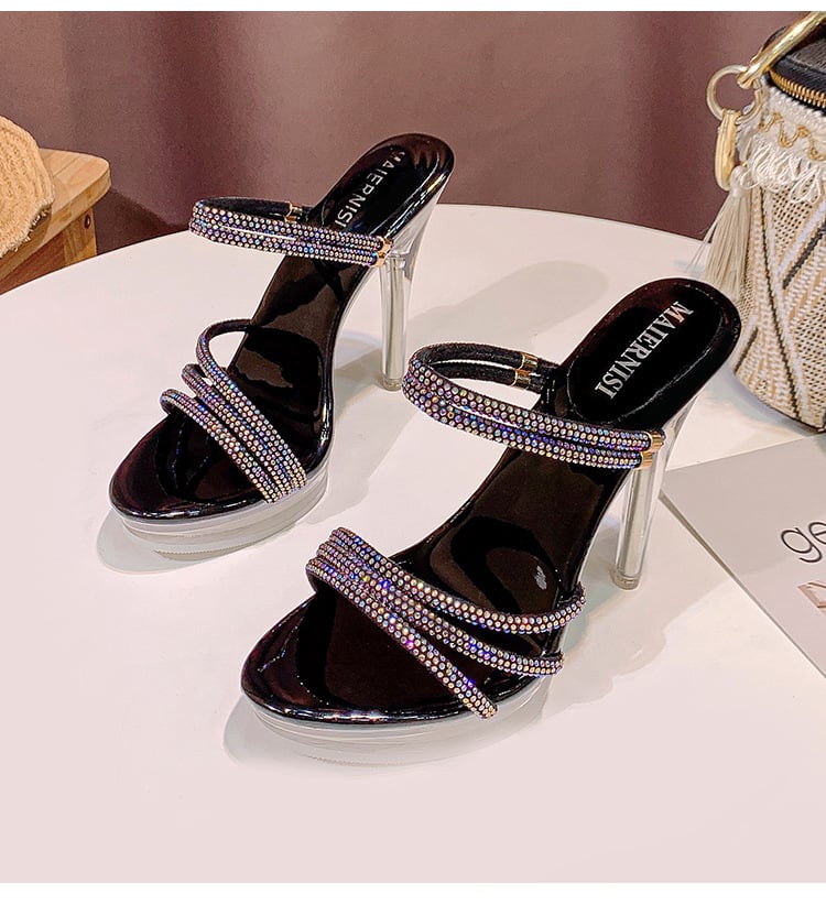 סנדלים עם עקב גבוה 22