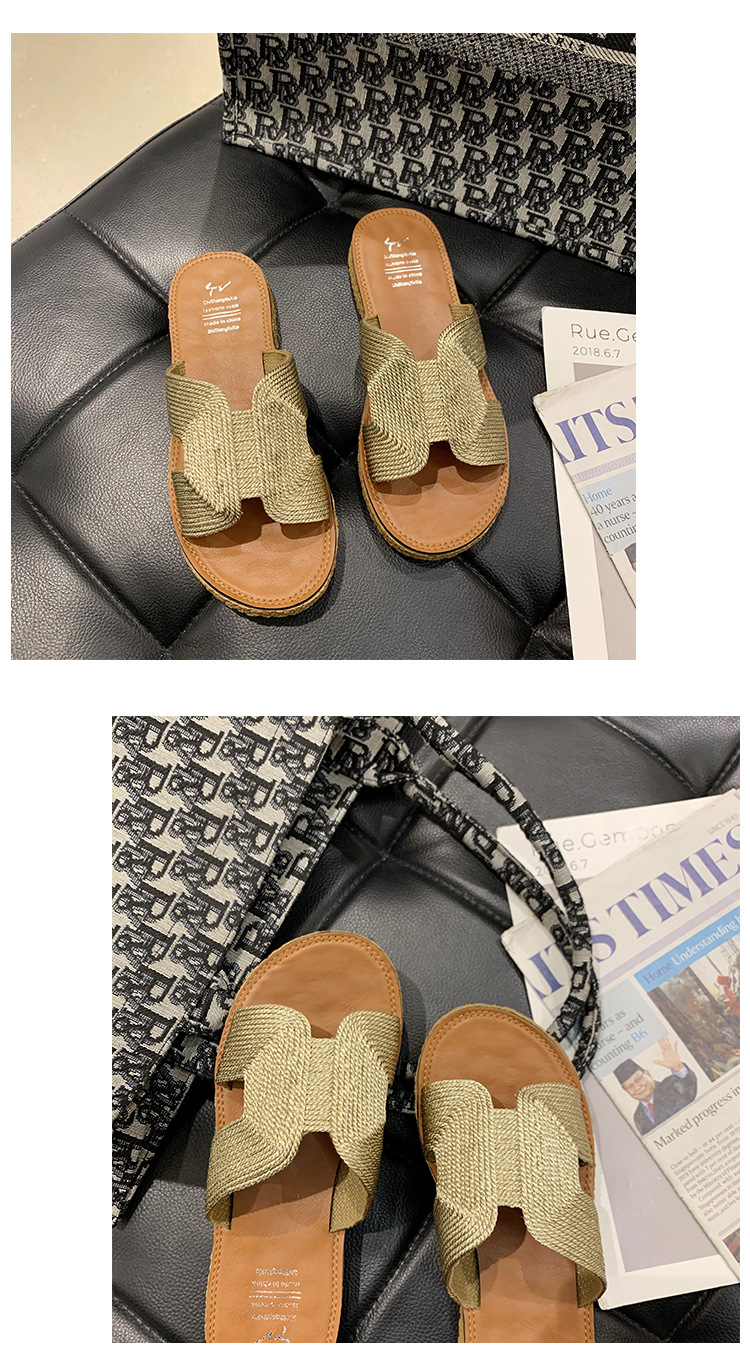 Beach sandals 10