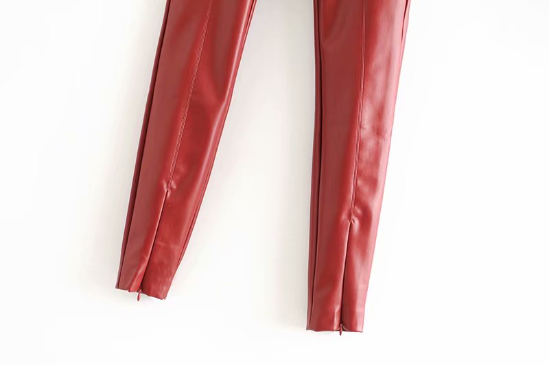 Trendy zippers detail