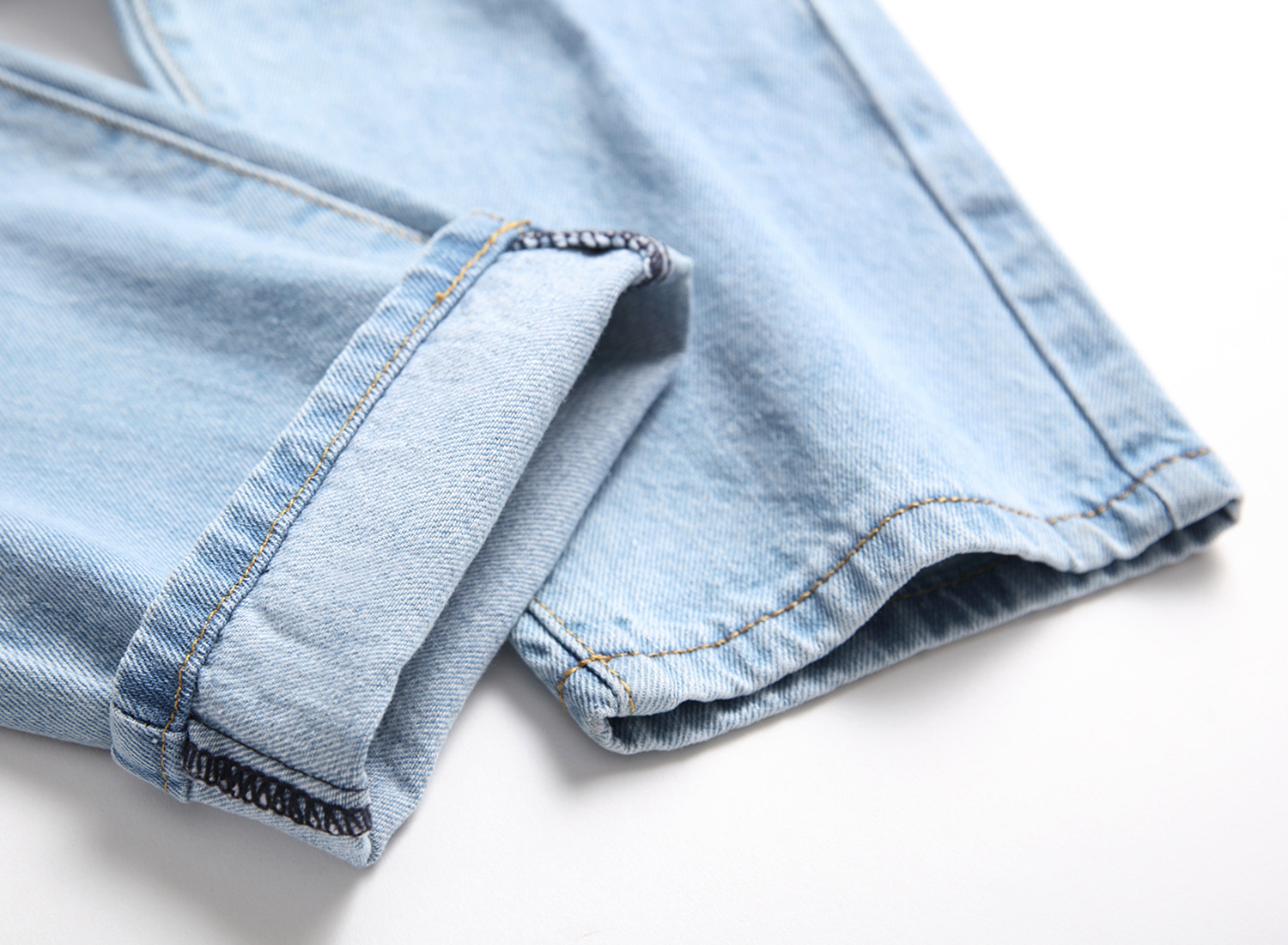 Vaqueros rotos azul claro para hombre