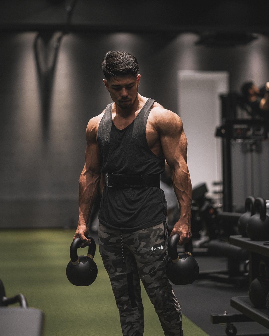 Fitness Trousers Image 9