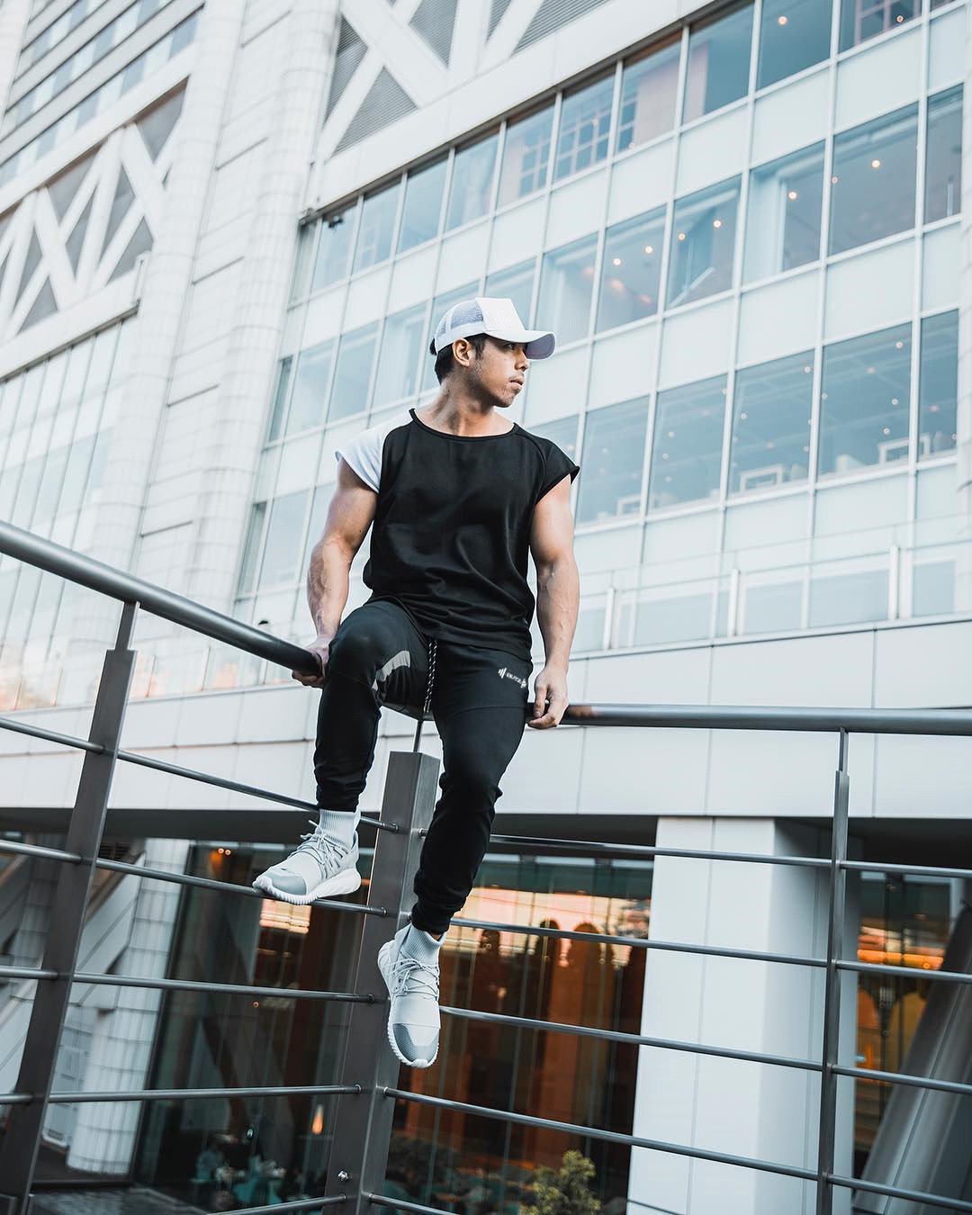 Fitness Trousers Image 11