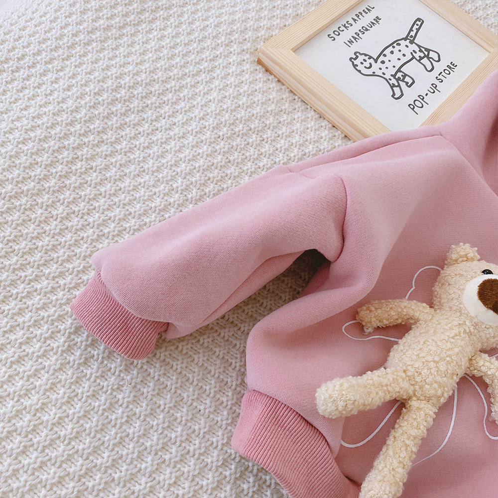 Three-Dimensional Bear Top