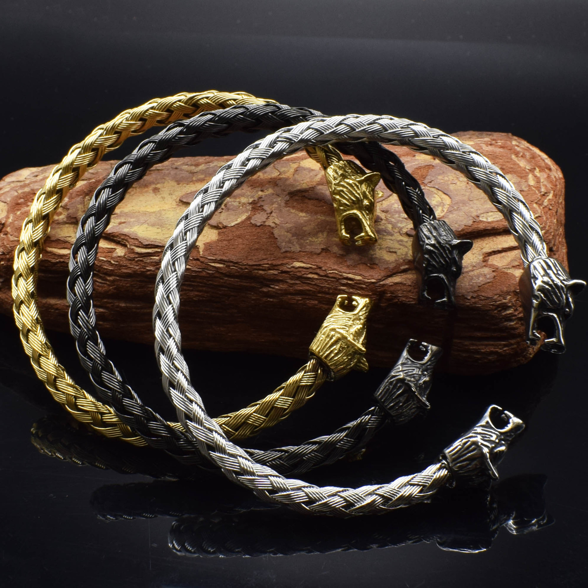 Viking Wolf Head Bracelet - Image 5