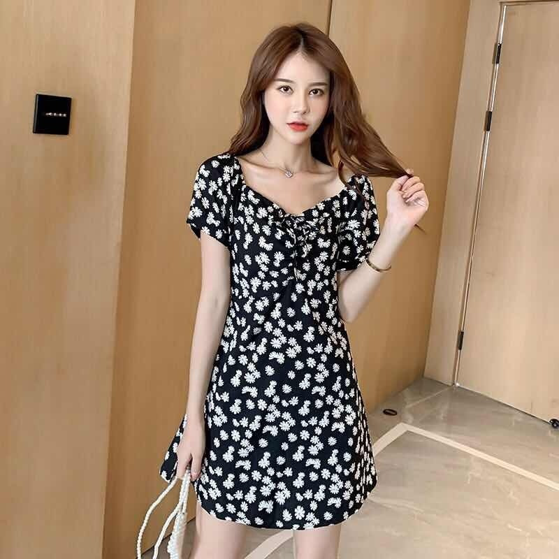 Slim-fit Off-shoulder Floral Dress Image 2