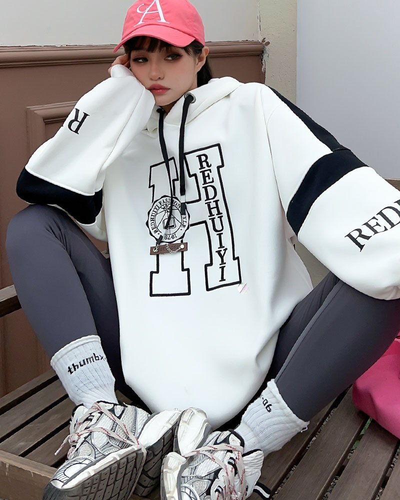 Women's Sweatshirt Image 21