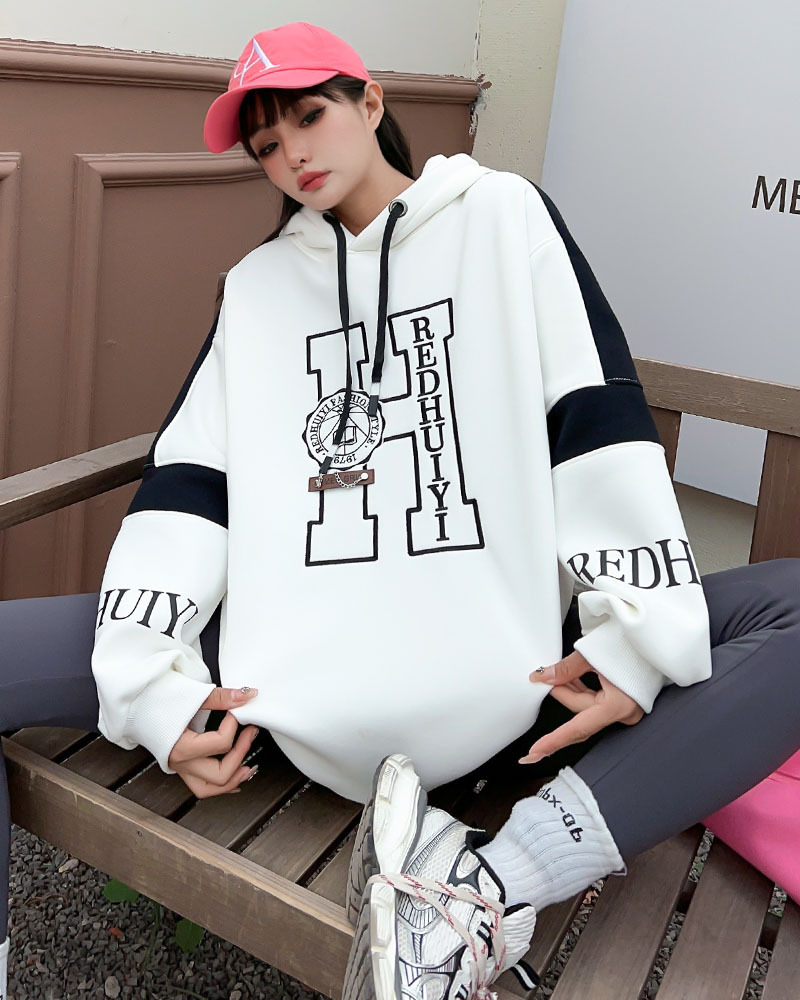 Women's Sweatshirt Image 22