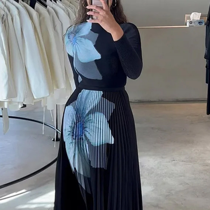 تفاصيل الفستان 1