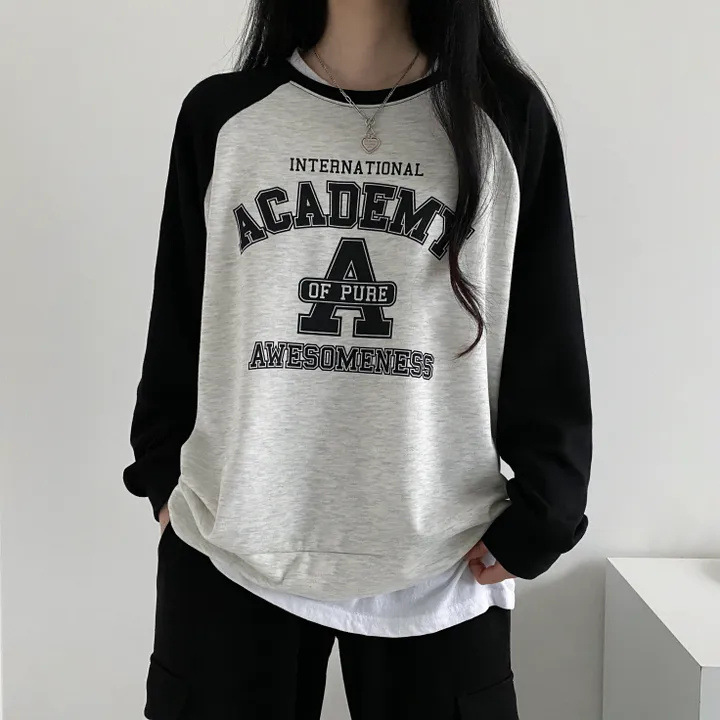Sweater Image 4
