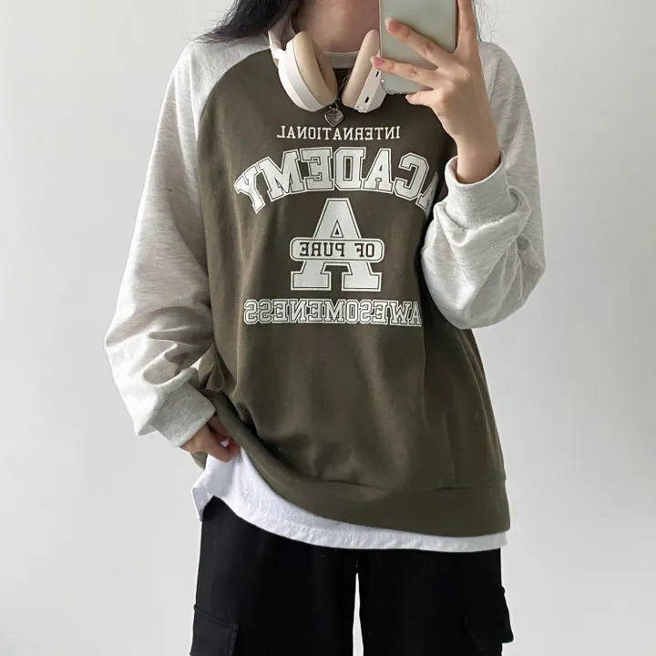 Sweater Image 7