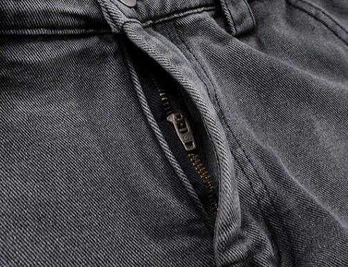 Straight-leg cut trousers