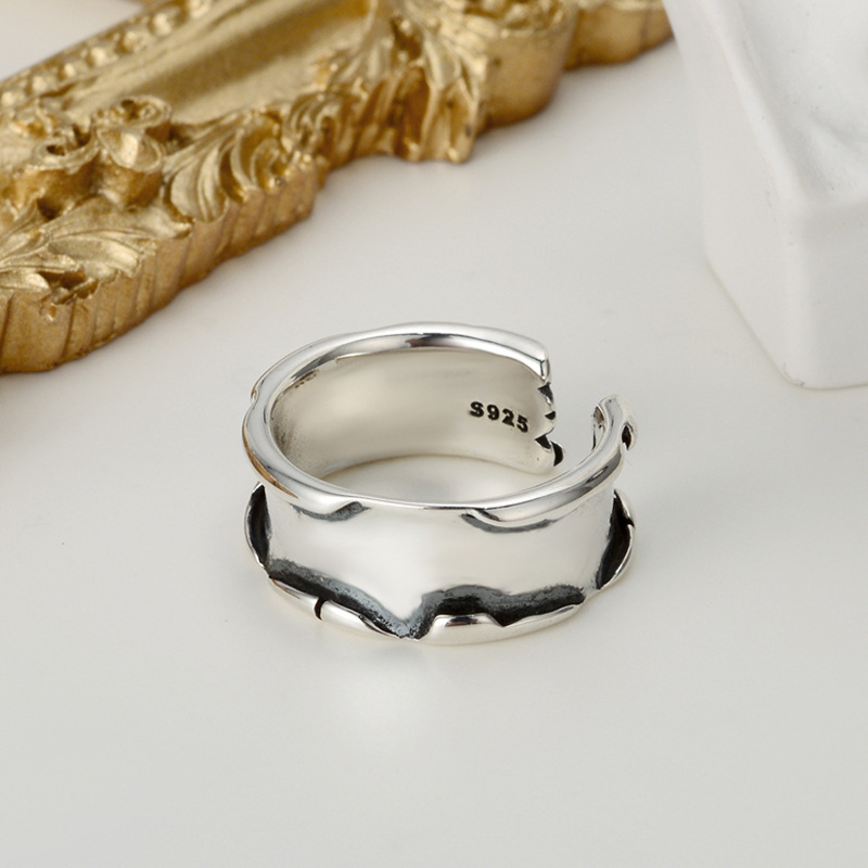 Fashion Retro Distressed Ring - Image 1