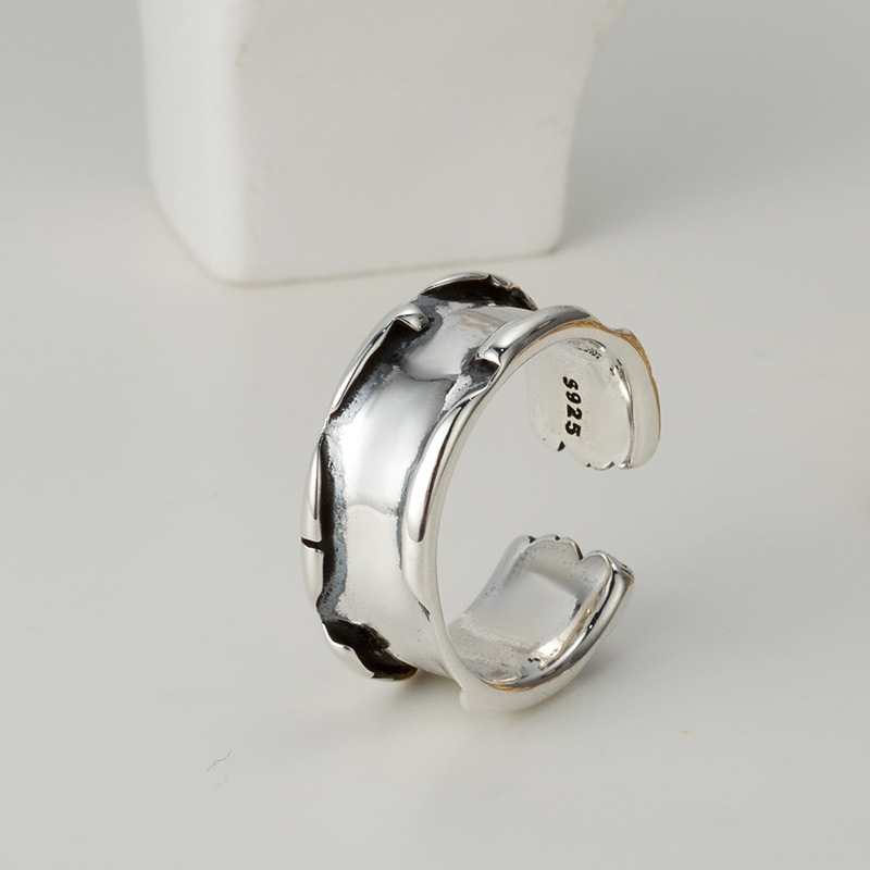 Fashion Retro Distressed Ring - Image 2