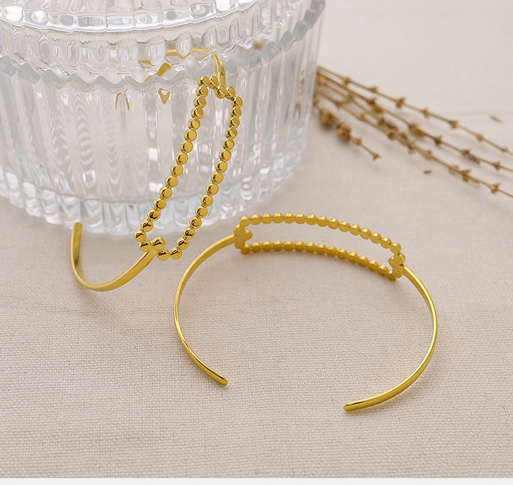 Women's Fashion Bracelet Image 2