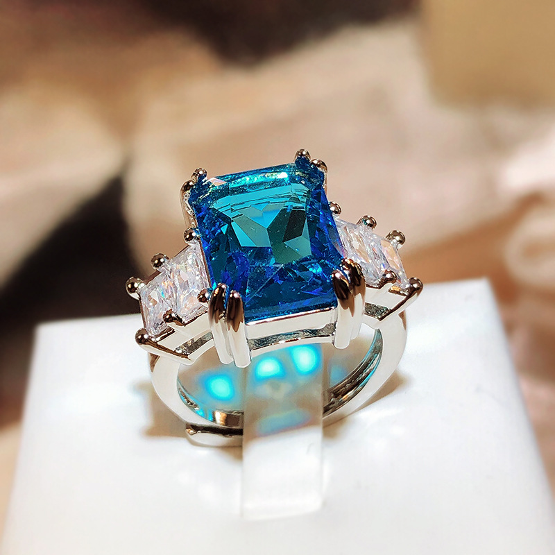 Overturn Stone Inlay Powder Rhinestone Ring Trend