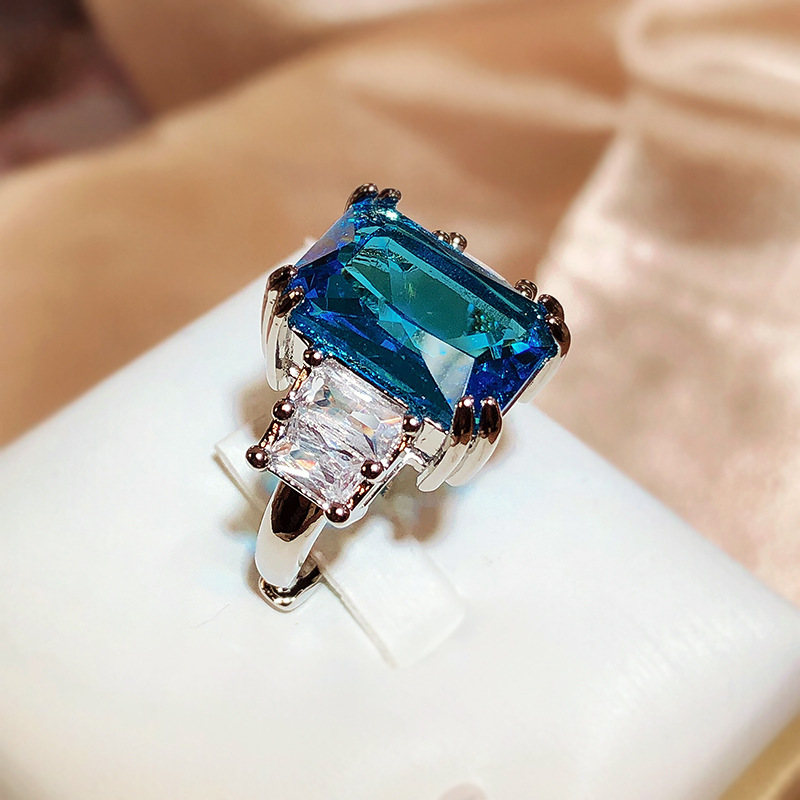 Overturn Stone Inlay Powder Rhinestone Ring Collection