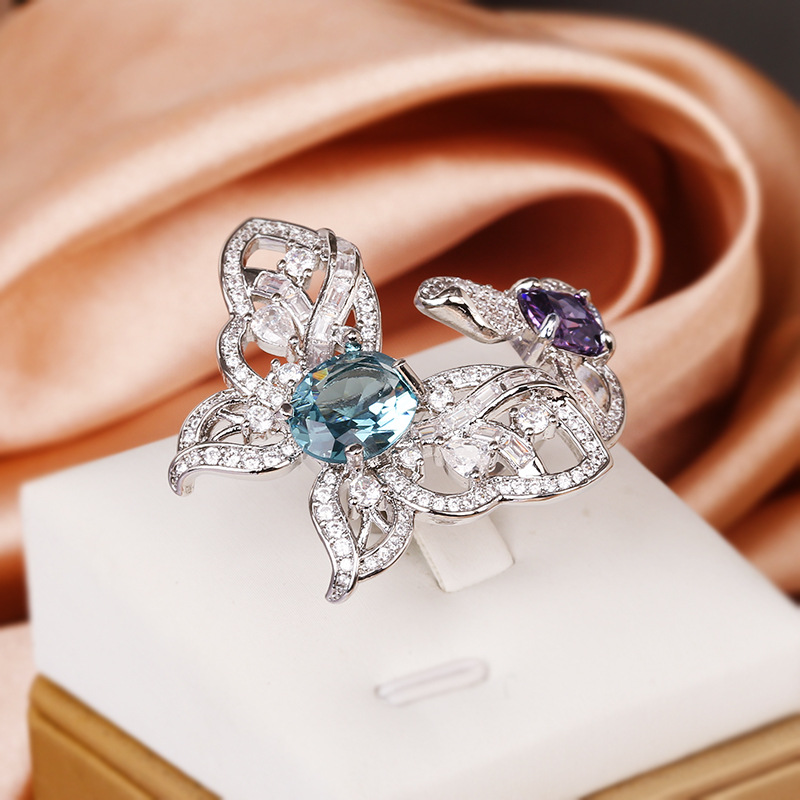 Rhinestone Butterfly Love Heart-shaped Ring Image 3