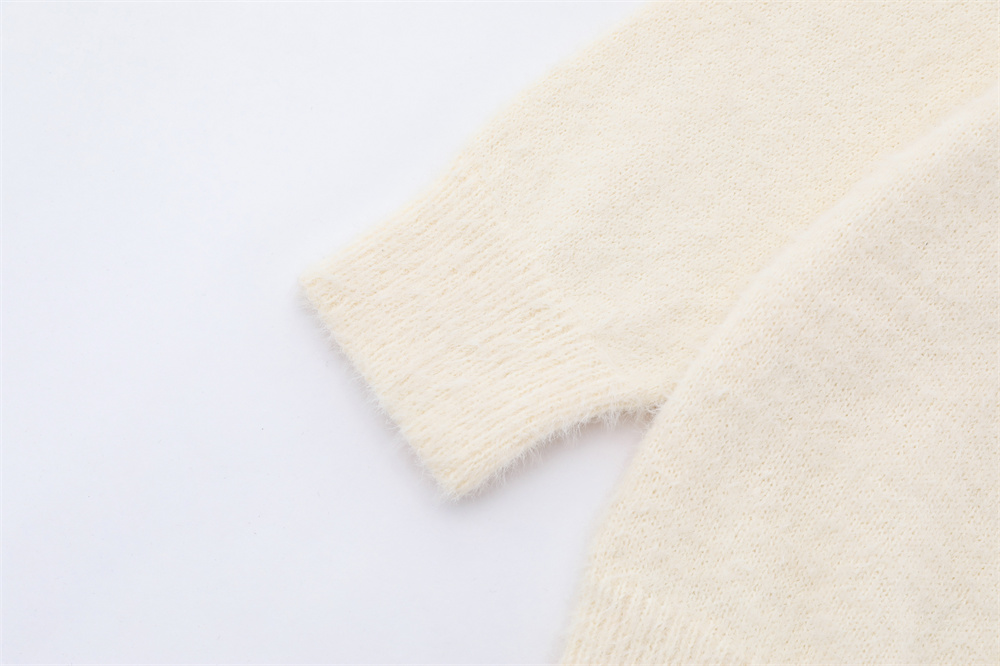 Sweater Image 10