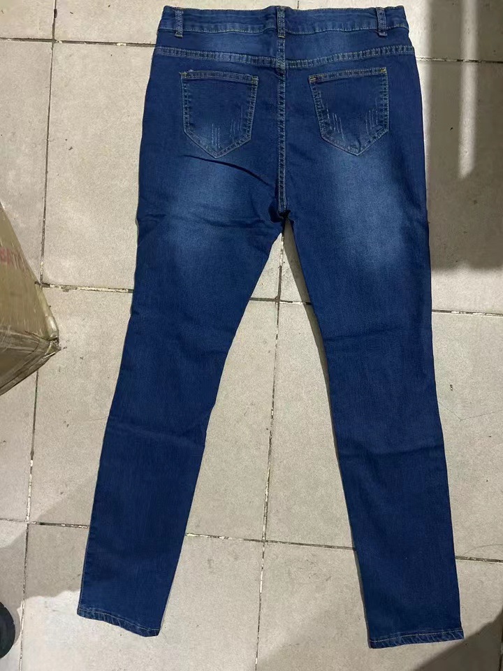 Fashion Holes Jeans Image 4