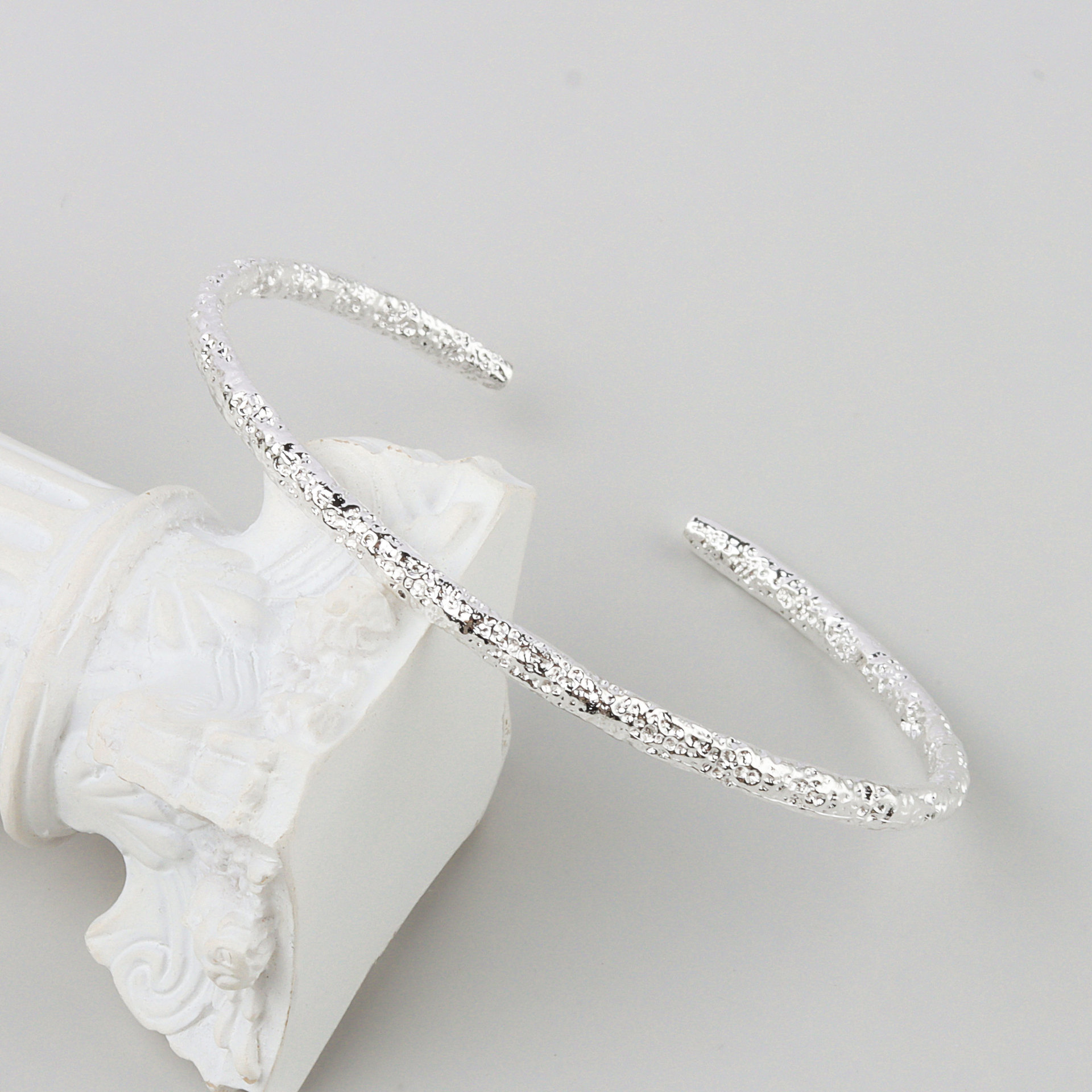 Women's Fashion Simple And Irregular Bracelet - Image 2