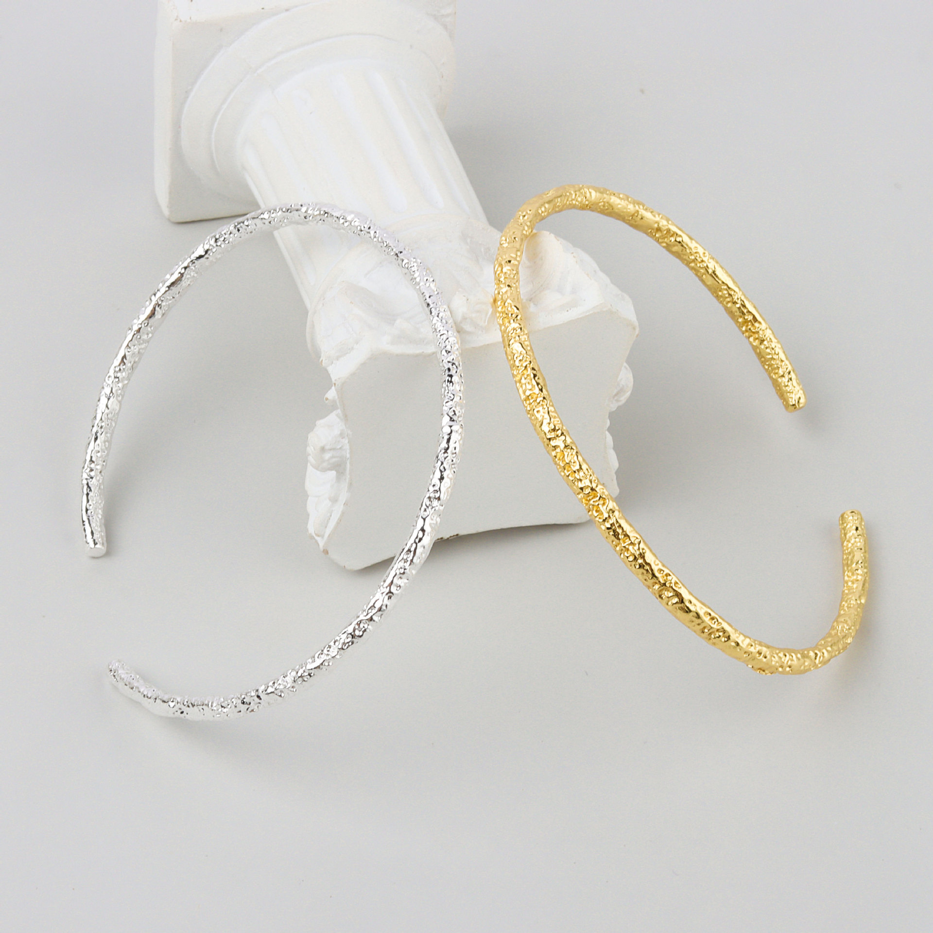 Women's Fashion Simple And Irregular Bracelet - Image 3