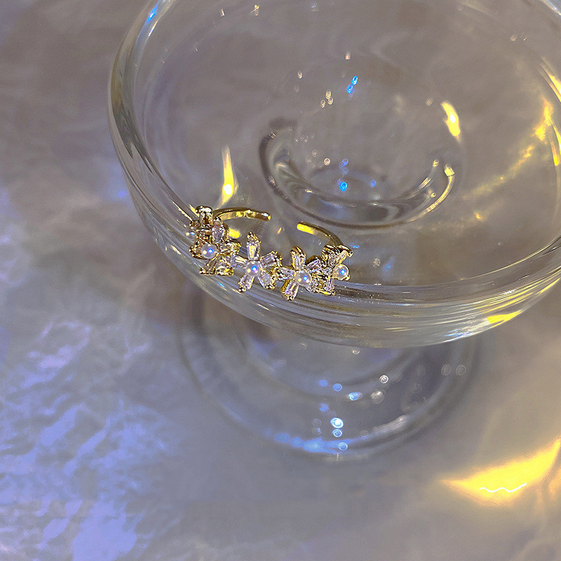 Women's Pearl Zircon Ring 23