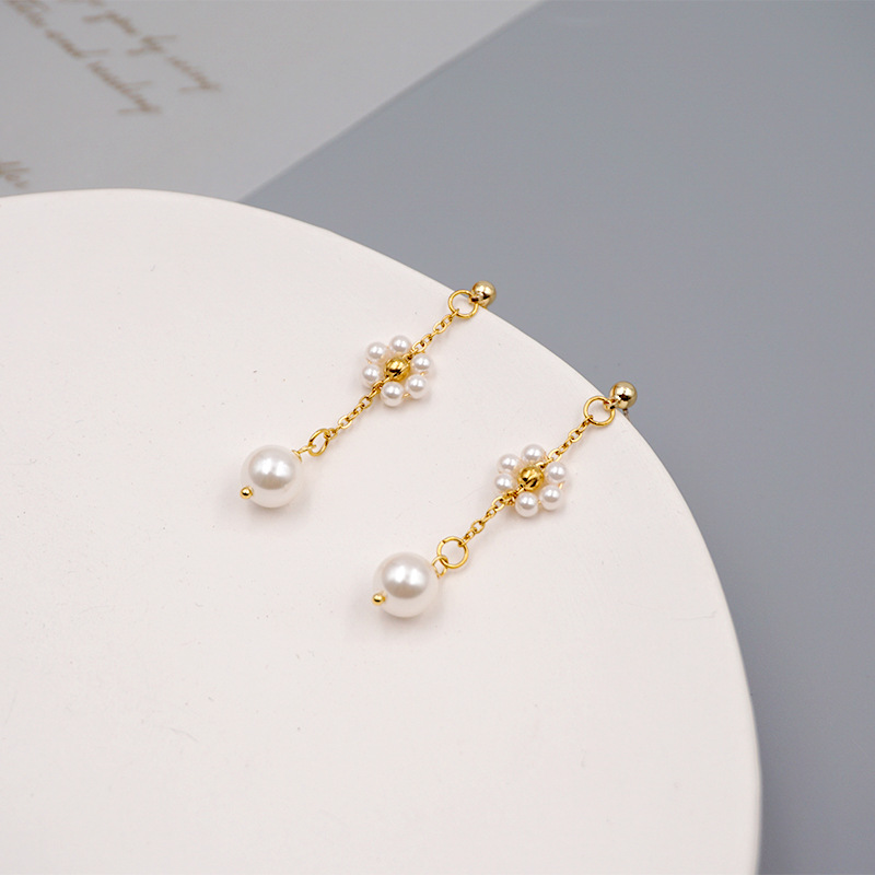 Pearl Necklace Image 4