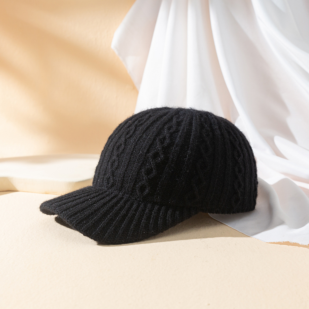 Women's Knitted Wool Cap Details